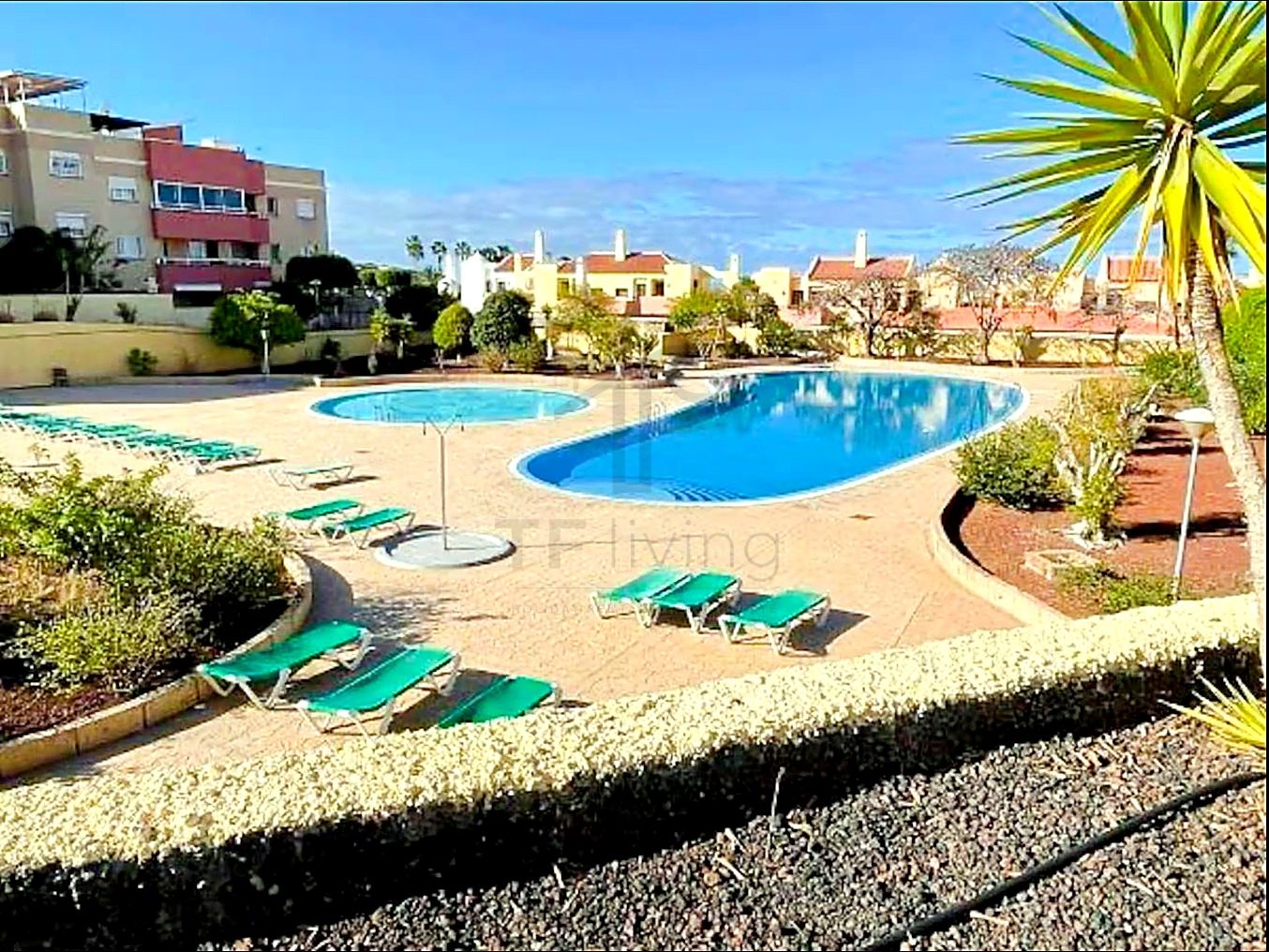 LA PINEDA: GROUND FLOOR with PRIVATE GARDEN, 4 bedrooms and 2 parking spaces + 2 storage rooms, 2 POOLS, Torviscas, Costa Adeje